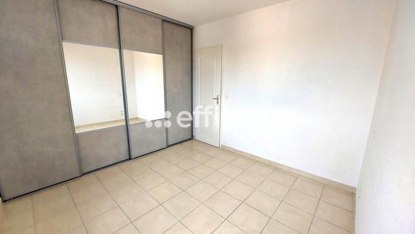 Maison
         4 pièces
        - 91 m² 300 000 € *