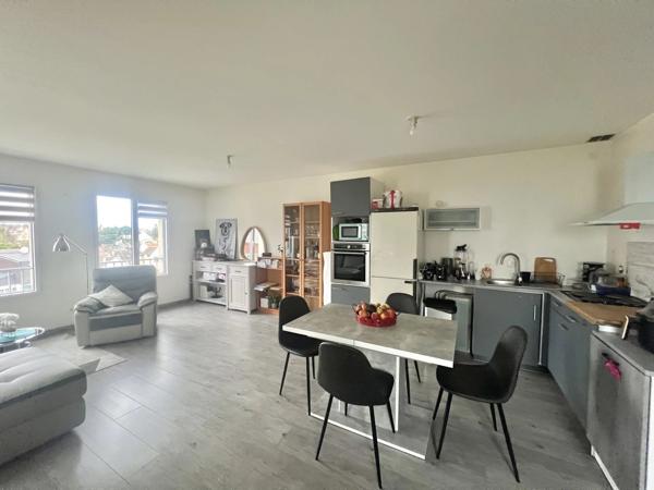 Maison 7 pièces - 4 chambres - parking - terrasse