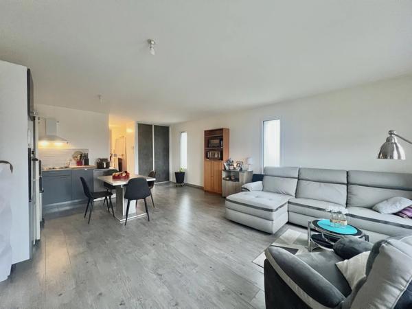 Maison 7 pièces - 4 chambres - parking - terrasse