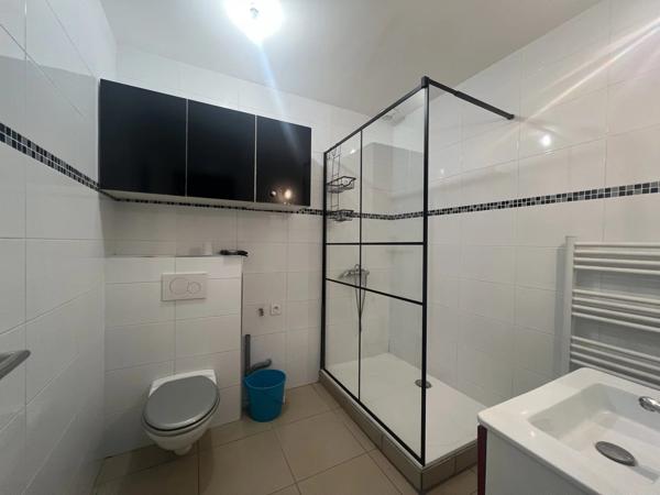 Maison 7 pièces - 4 chambres - parking - terrasse