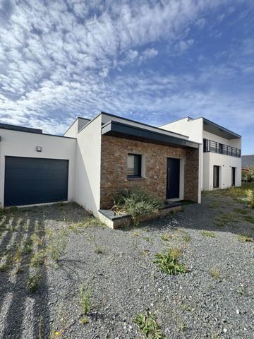 Brissac - Maison familiale - 4 chambres - 338 m² de surface extérieur