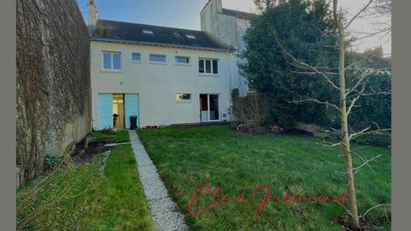Maison de charme - 5 chambres - Garages et Jardin -
