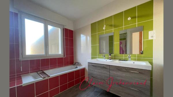 Maison de charme - 5 chambres - Garages et Jardin -