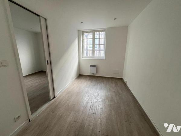 BUREAUX - LOCAUX A USAGE PROFESSIONNEL 285m²