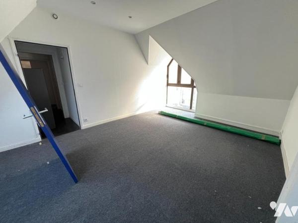 BUREAUX - LOCAUX A USAGE PROFESSIONNEL 285m²