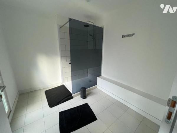 BUREAUX - LOCAUX A USAGE PROFESSIONNEL 285m²