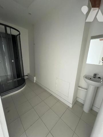 BUREAUX - LOCAUX A USAGE PROFESSIONNEL 285m²
