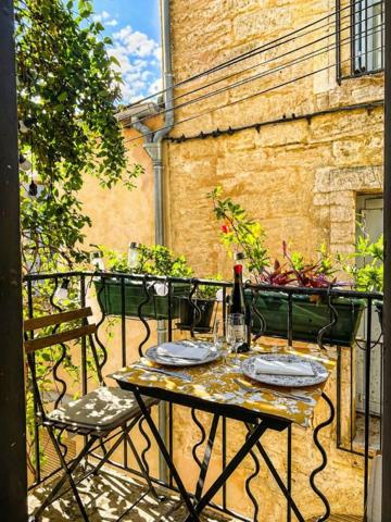 Maison de caractère avec garage ,Centre  de Pézenas 90m2