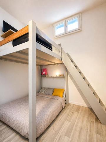 Maison de caractère avec garage ,Centre  de Pézenas 90m2