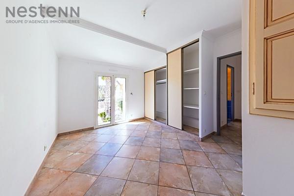 Charmant duplex avec jardin dans copropriété de caractère