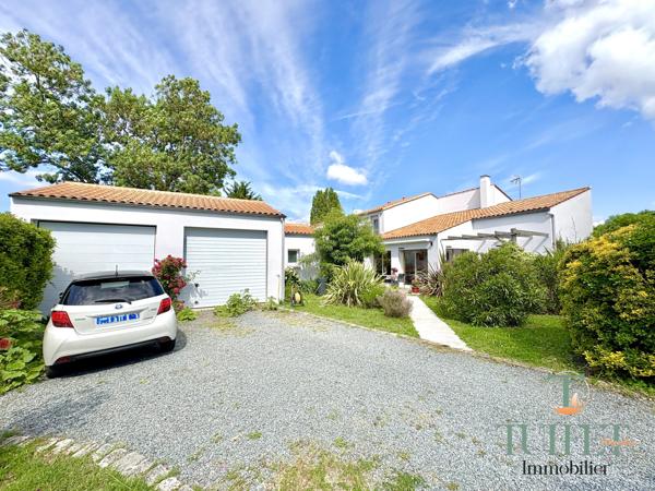 VASTE MAISON RENOVEE 4 CHAMBRES + GARAGE DOUBLE + JARDIN CLOS PAYSAGER