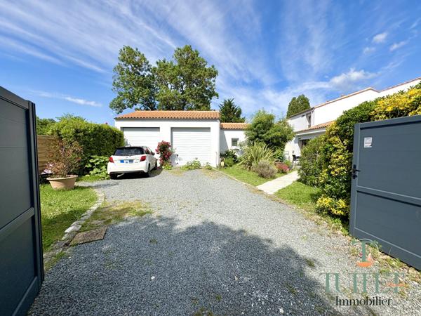 VASTE MAISON RENOVEE 4 CHAMBRES + GARAGE DOUBLE + JARDIN CLOS PAYSAGER