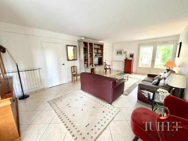 VASTE MAISON RENOVEE 4 CHAMBRES + GARAGE DOUBLE + JARDIN CLOS PAYSAGER