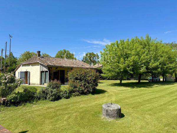 Duras - Maison de campagne de 3 chambres avec gîte séparé de 2 chambres, sur un terrain de 7000m²