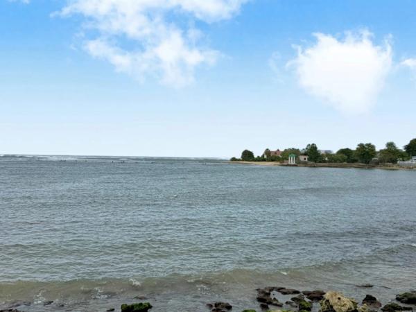 EXCLUSIVITÉ – FONDS DE COMMERCE BAZAR RECONNU – EMPLACEMENT STRATEGIQUE – REPRISE IMMEDIATE - LE MOULE (971)