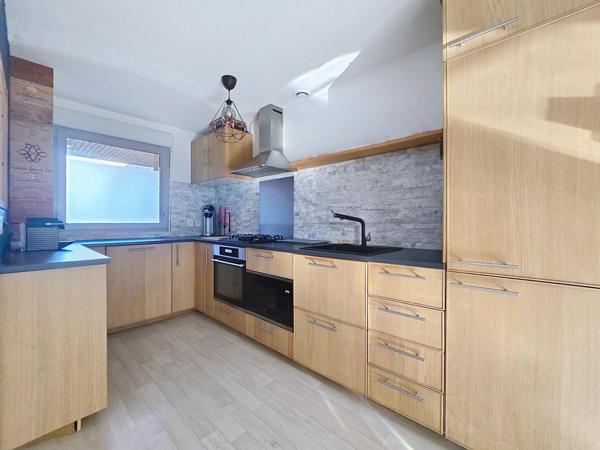 Maison familiale récente, proche du centre de BLANQUEFORT