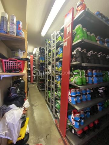 Local commercial de 200 m²