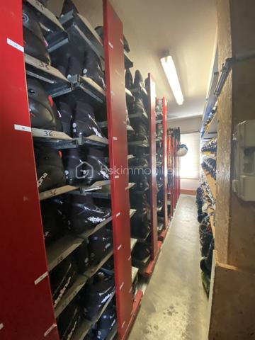 Local commercial de 200 m²