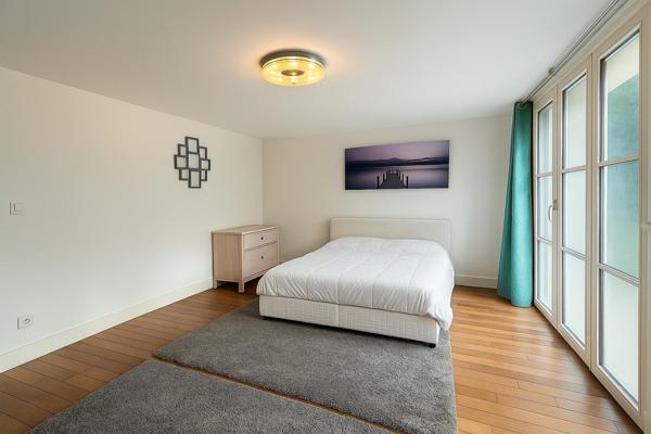 Bordeaux, Maison de 320 m² sur un terrain de 2989 m²