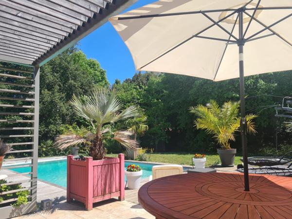 Bordeaux, Maison de 320 m² sur un terrain de 2989 m²