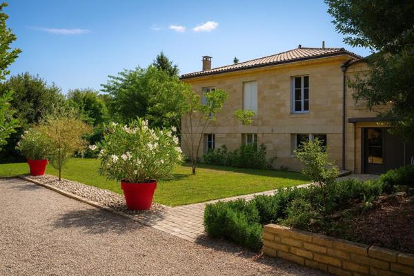 Bordeaux, Maison de 320 m² sur un terrain de 2989 m²