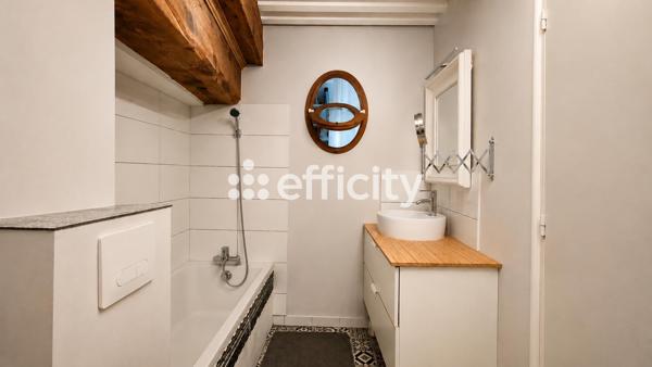 Appartement
         3 pièces
        - 83 m² Exclusivité 469 000 € *