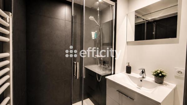 Appartement
         3 pièces
        - 83 m² Exclusivité 469 000 € *