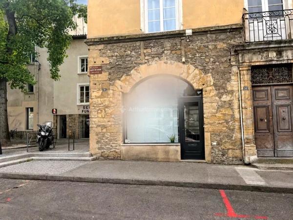 Location                                                      Local commercial
                        
                     1 pièces                      30 m2                     à Vienne