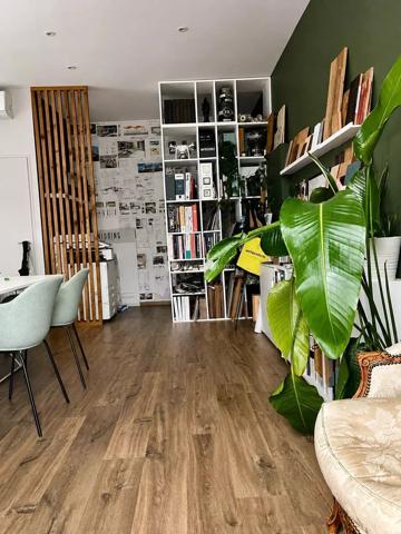 Location                                                      Local commercial
                        
                     1 pièces                      30 m2                     à Vienne