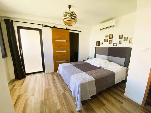 Villa centre ville à vendre à La Londe-les-Maures - 5 pièces, 150 m²