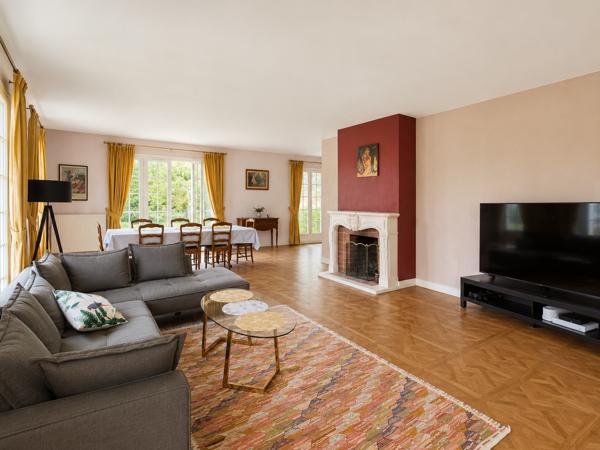Maison
         9 pièces
        - 324 m² Exclusivité 295 000 € *