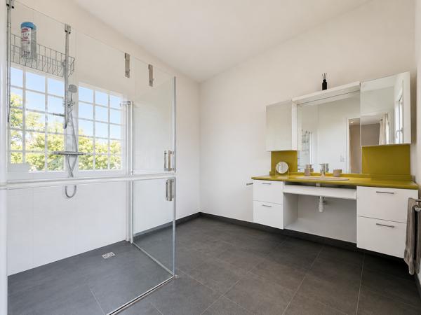 Maison
         9 pièces
        - 324 m² Exclusivité 295 000 € *