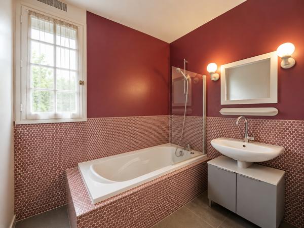 Maison
         9 pièces
        - 324 m² Exclusivité 295 000 € *