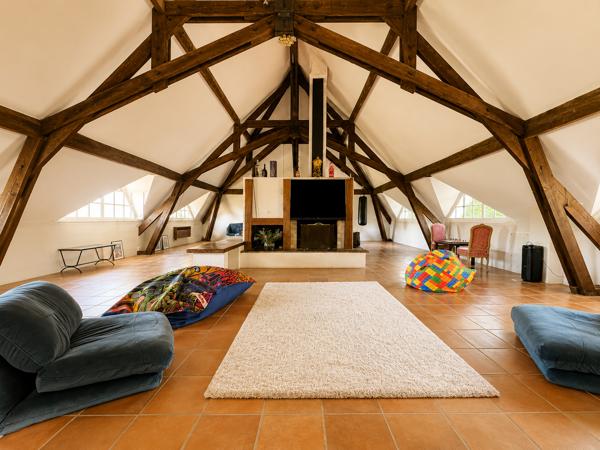 Maison
         9 pièces
        - 324 m² Exclusivité 295 000 € *