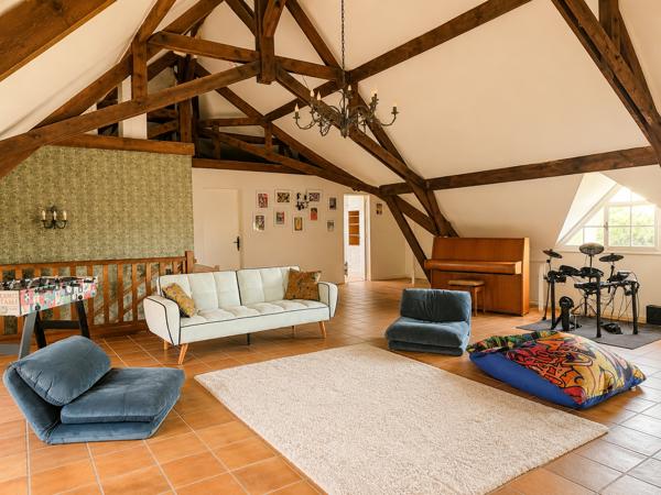 Maison
         9 pièces
        - 324 m² Exclusivité 295 000 € *