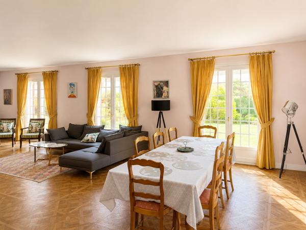 Maison
         9 pièces
        - 324 m² Exclusivité 295 000 € *