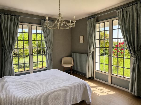 Maison
         9 pièces
        - 324 m² Exclusivité 295 000 € *