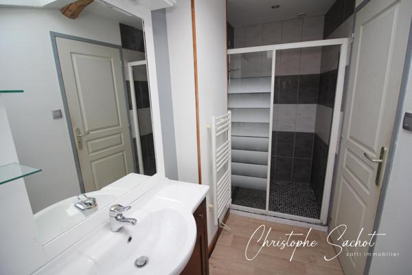 Maison à Mauzé sur le Mignon, deux chambres