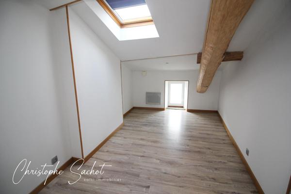 Maison à Mauzé sur le Mignon, deux chambres