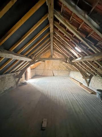 Chateaumeillant  Longère idéale pour vos projets