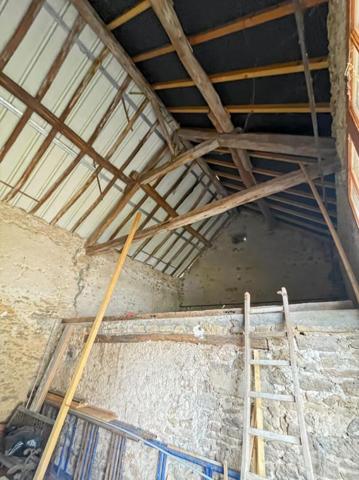 Chateaumeillant  Longère idéale pour vos projets