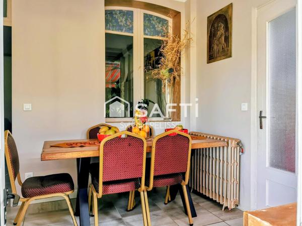 DPE CLASSE A à Castelsarrasin : Découvrez l'exceptionnelle alliance d'une maison de caractère de 1948 et d'une efficacité énergétique d'avenir.