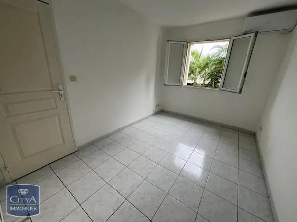 Appartement à louer 2 pièces 35.67m² Bras-Panon (97412)