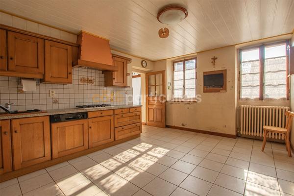 Vente
                Maison192 m² - 8 Pièces -
                    REIGNIER (74930)