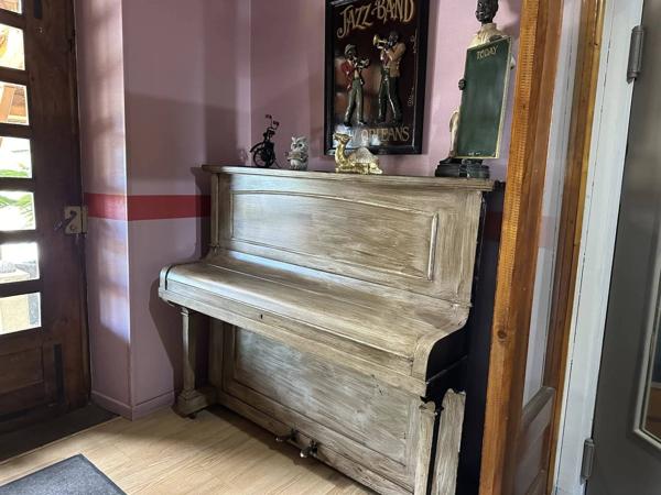 Propriété, ancien restaurant et hôtel 7 chambres