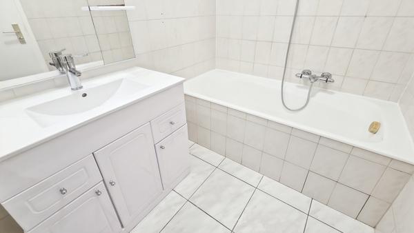 Emplacement idéal gare et centre-ville à pied