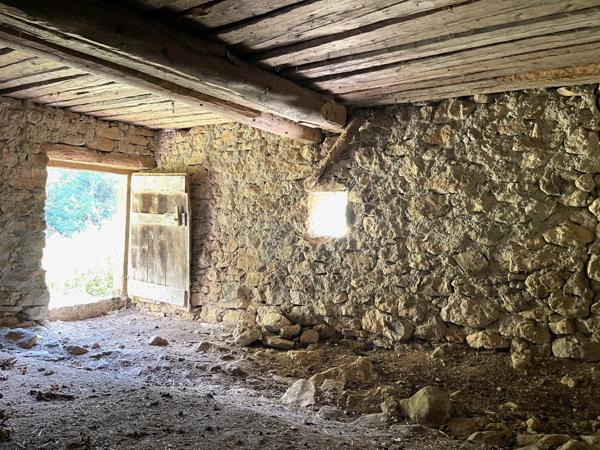 Saint-Pierre-d'Entremont (38380) Rare ! Grange à la vente - beaucoup de charme - environnement remarquable - Massif de la Chartreuse