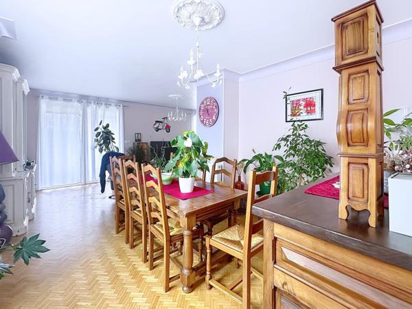 Maison 5 chambres + un studio proche de tout commerce