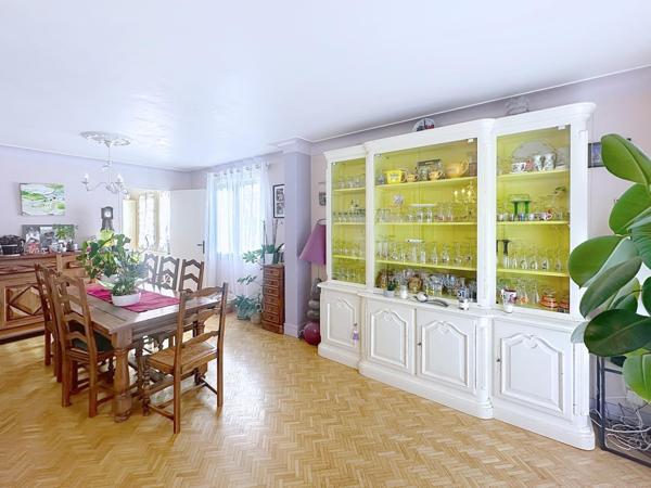 Maison 5 chambres + un studio proche de tout commerce