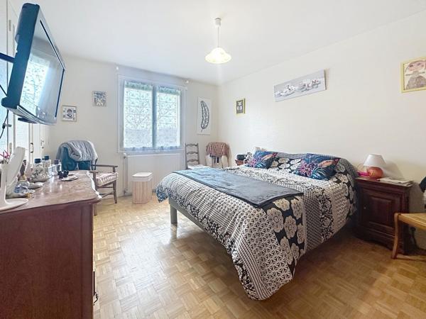 Maison 5 chambres + un studio proche de tout commerce